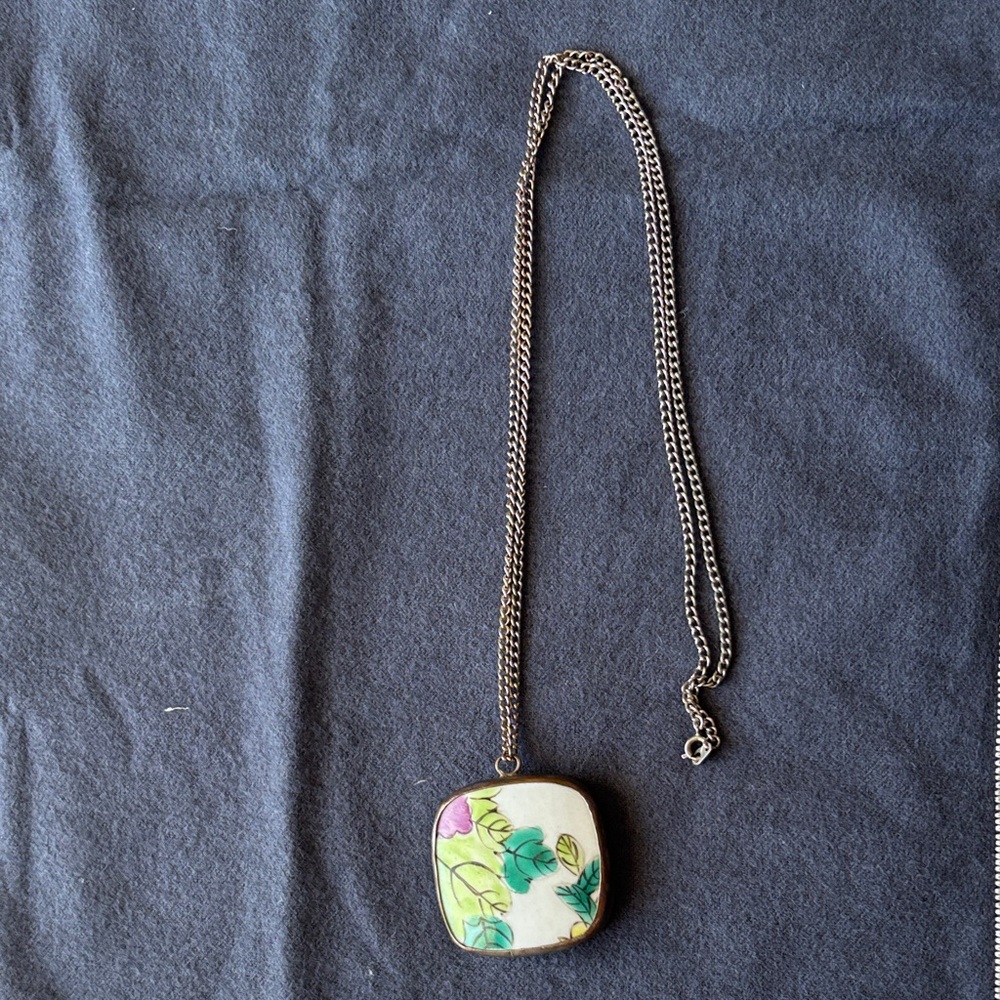 Floral Pendant Necklace with Chain